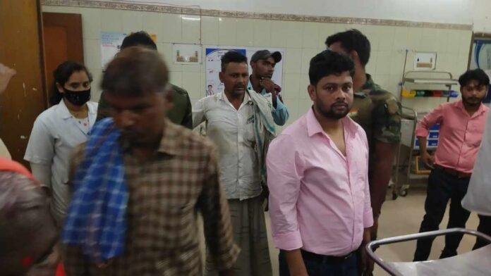 Bihar News: समस्तीपुर में दर्दनाक हादसा, खेत जाते समय किशोर पर गिरा 11 हजार वोल्ट का तार, हालत गंभीर