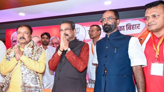 BJP: भाजपा की पहली लिस्ट से क्या मिले संकेत? सभी दिग्गजों को टिकट, सामाजिक न्याय और महिलाओं पर ध्यान