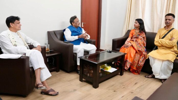 MP: BJP नेताओं से मुलाकात के बाद मैथिली ठाकुर का सियासत में उतरने का इशारा, बताया कहां से लड़ना चाहेंगी चुनाव