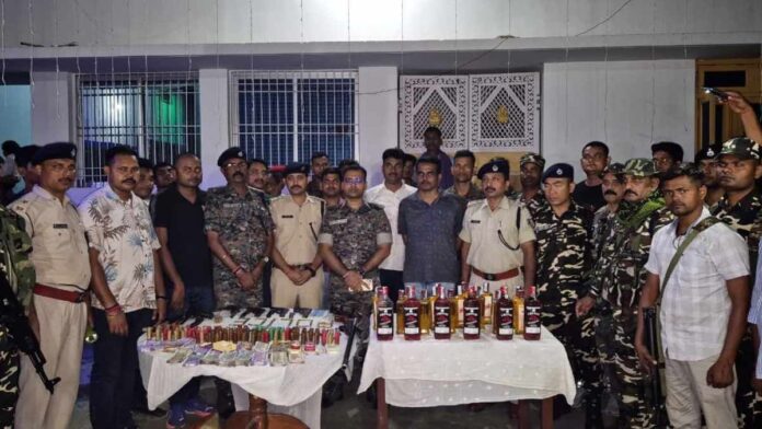 Bihar News: मोतिहारी पुलिस को मिली बड़ी कामयाबी, चुनाव से ठीक पहले बरामद हुआ हथियारों का जखीरा