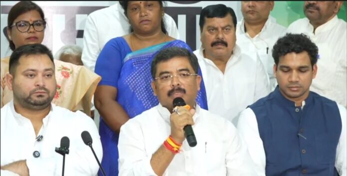 Bihar Election : तेजस्वी यादव ने जदयू के साथ लोजपा को भी लगाया झटका, एक साथ तीन नेता राजद में आए