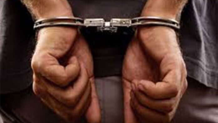 Bihar News : सोनपुर मंडल में कार्यालय अधीक्षक रिश्वत लेते गिरफ्तार, रेलवे की विजिलेंस टीम ने की कार्रवाई