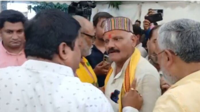 Bihar Election: 'खून हम जलाएं, टिकट दूसरे को!'- प्रत्याशी का नाम सामने आते ही जन सुराज कार्यालय में हंगामा