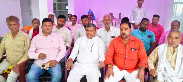 Bihar News: चुनाव के बीच JDU में भगदड़, टिकट नहीं मिलने पर प्रदेश सचिव ने 3,875 समर्थकों संग दिया इस्तीफा