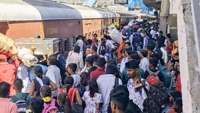 यात्रीगण ध्यान दें: उत्तर रेलवे ने कई ट्रेनों के समय में किया बदलाव, देखे लें कहीं आपकी गाड़ी तो नहीं सूची में