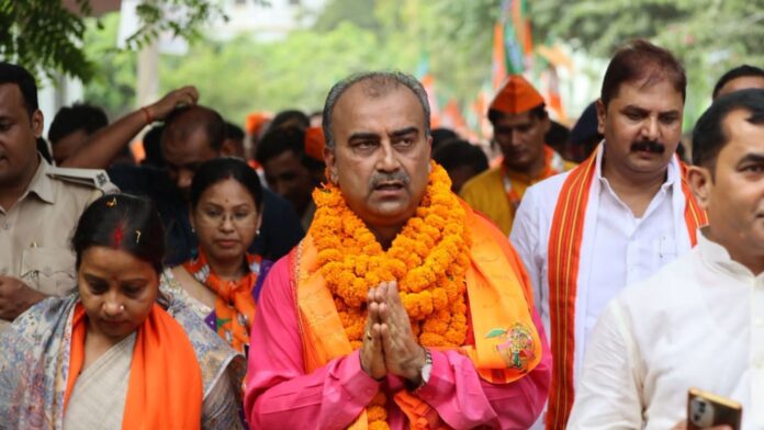 Bihar Election: सीवान सदर सीट से मंगल पांडेय ने किया नामांकन, एनडीए की विशाल रैली में दिखा जन समर्थन