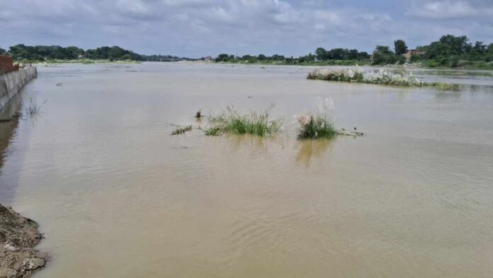 Bihar News: बागमती के बाद अब बूढ़ी गंडक का कहर! मुजफ्फरपुर में फिर मंडराया बाढ़ का साया
