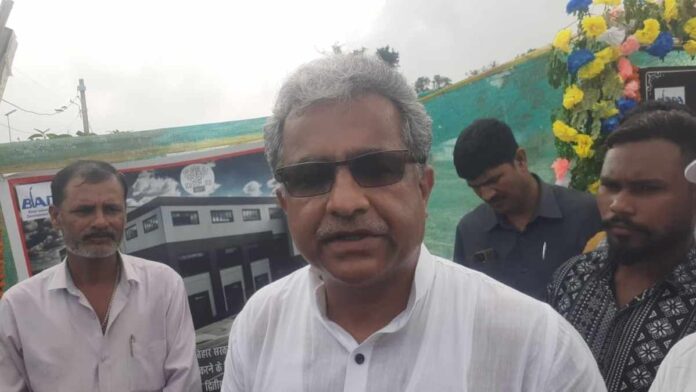 Bihar Elections 2025: वीआईपी सीट झंझारपुर पर बढ़ा सियासी पारा, NDA से नीतीश मिश्रा देंगे महागठबंधन को चुनौती