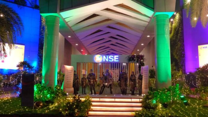 Muhurat Trading 2025:  सेंसेक्स 200 अंक से अधिक चढ़ा, निफ्टी 25900 से ऊपर; इंफोसिस, स्विगी टॉप गेनर