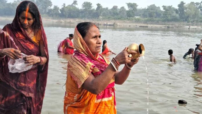 Chhath Puja 2025: नहाए-खाए से शुरू हुआ चार दिवसीय महापर्व, व्रतियों ने लिया संकल्प