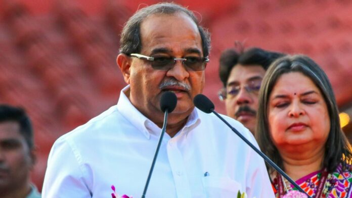 Maharashtra: 'मराठा समाज को OBC में शामिल किया होता, तो आज...', आरक्षण विवाद पर विखे पाटिल का शरद पवार पर तंज