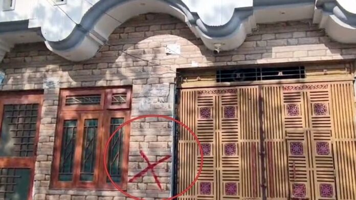 संभल में फिर होगी बुलडोजर कार्रवाई: 80 मकानों पर प्रशासन ने लगाए लाल निशान, लोग बोले- यह उनकी निजी संपत्ति