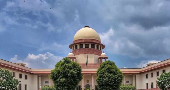 Supreme Court: जम्मू-कश्मीर को राज्य बनाने की मांग पर सुप्रीम कोर्ट सख्त, केंद्र से चार हफ्ते में मांगा जवाब