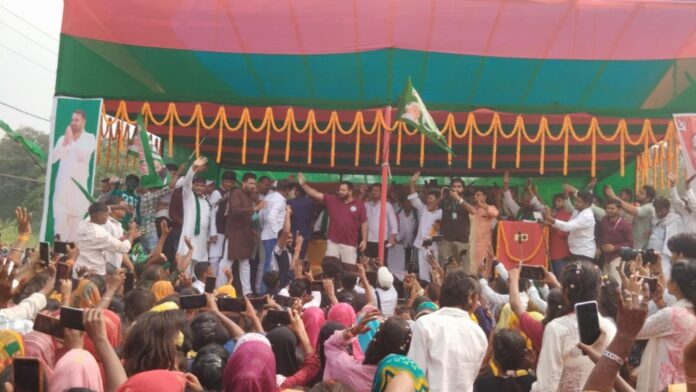 Bihar Election: 'महागठबंधन की सरकार बनी तो परिवार के एक सदस्य को नौकरी', मांझी में आयोजित सभा में बोले तेजस्वी