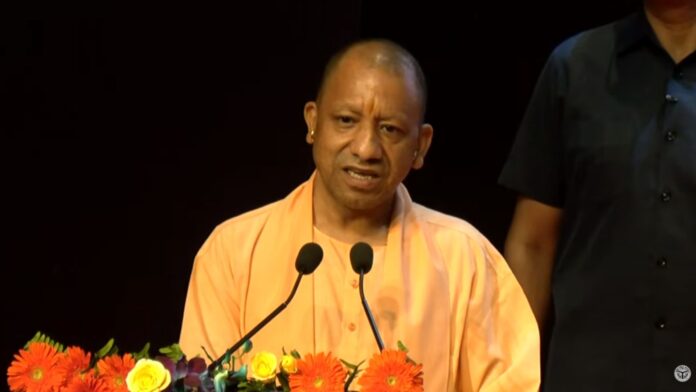UP: सीएम योगी बोले- अगर किसी को यमराज के दर्शन करने हों तो किसी बेटी को छेड़ने की हिम्मत करें, अगले चौराहे पर मिल जाएंगे
