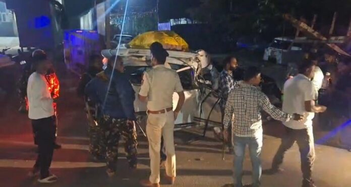 मुजफ्फरपुर में भीषण सड़क हादसा: नेपाल से लौट रहे श्रद्धालुओं की कार ट्रैक्टर से टकराई, तीन की मौत; तीन घायल