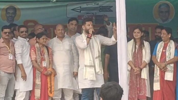 Bihar Election: 'राजद में सांप्रदायिकता की बू आती है, हम एनडीए जोड़ने वाले लोग हैं', चिराग पासवान का हमला