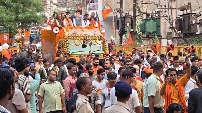 Bihar Election: गयाजी में भाजपा नेता जेपी नड्डा का सबसे लंबा रोड शो, विष्णुपद से आजाद पार्क तक उमड़ा जनसैलाब