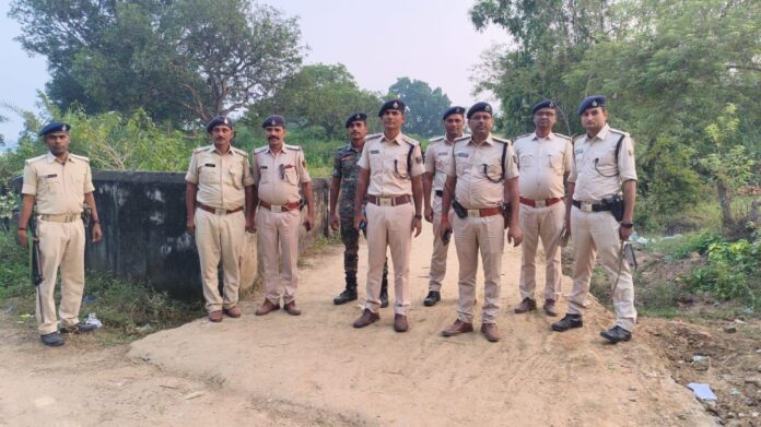 Bihar Election: झुंडों गांव के बूथों पर रोड़ेबाजी, एक युवक घायल; कई घरों को पहुंचा नुकसान