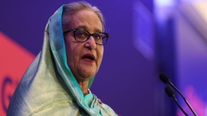 Bangladesh: धमाके, आगजनी और हिंसक झड़पें... शेख हसीना पर फैसले से पहले बांग्लादेश में भड़की हिंसा; बढ़ा तनाव