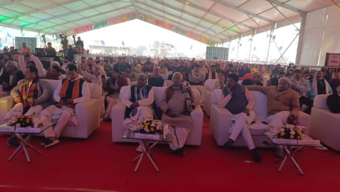 Bihar: जहानाबाद के बराबर पर्वत पर बानावर महोत्सव का आयोजन, मंत्री प्रमोद चंद्रवंशी ने किया उद्घाटन