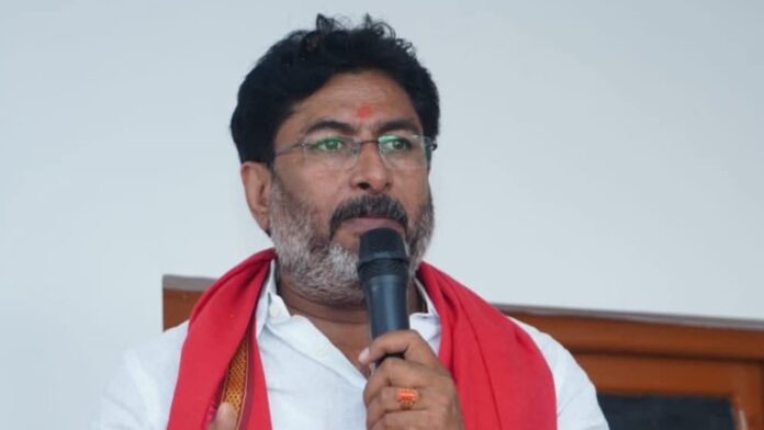 Bihar : ब्राह्मण बेटियों पर अभद्र टिप्पणी कर फंसे IAS संतोष वर्मा, बिहार विधानसभा में उठा मामला; FIR की मांग