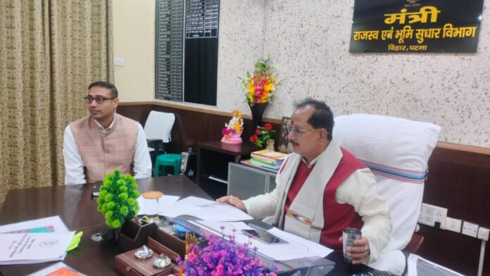 Bihar : राजस्व विभाग में भ्रष्टाचार बर्दाश्त नहीं, डिप्टी सीएम ने अधिकारियों की भी ग्रेडिंग के दिए आदेश