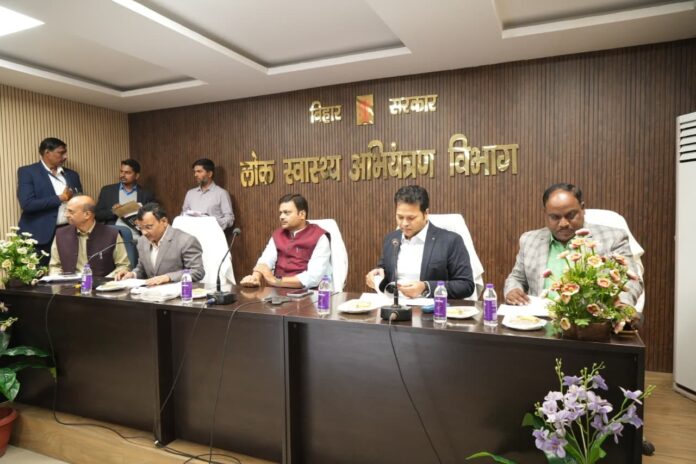 Bihar News: काम में लापरवाही बरतने वाले 40 अफसरों के वेतन पर रोक, मंत्री ने ठेकेदारों को भी दी चेतावनी