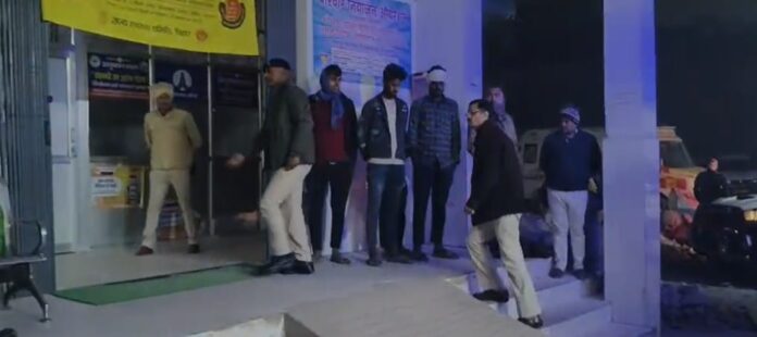 Bihar Accident: पटना से लौट रहे डीएसपी की बोलेरो ट्रक से टकराई, चार पुलिसकर्मी घायल; अस्पताल में भर्ती