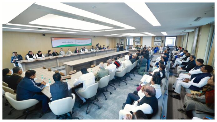 Congress: 'लोकतांत्रिक अधिकारों को सीमित करने की सोची-समझी साजिश है एसआईआर', सीडब्ल्यूसी की बैठक में बोले खरगे