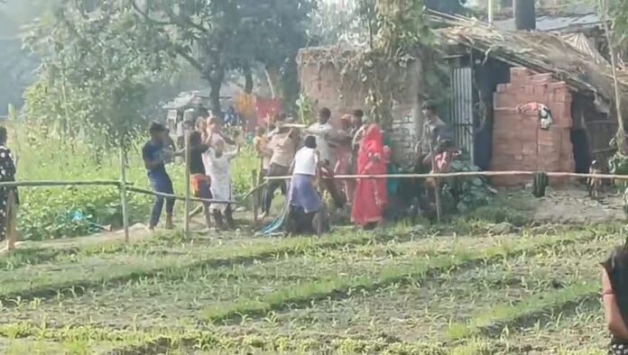 Bihar News: वैशाली में जमीन विवाद में दो पक्षों में मारपीट, लाठी-डंडे भी चले; कई लोग हुए घायल