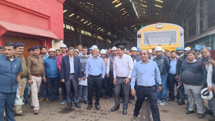 Bihar News: जमालपुर पहुंचे पूर्व रेलवे के जीएम, वर्कशॉप विकास योजनाओं में तेजी लाने के दिए दिशा-निर्देश
