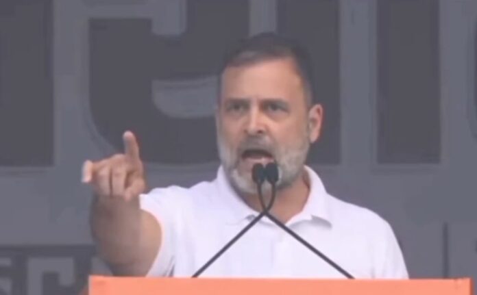 Rahul Gandhi Rally Live Updates: रामलीला मैदान में गरजे राहुल, बोले- सरकार चुनाव के समय 10 हजार रुपये देती है