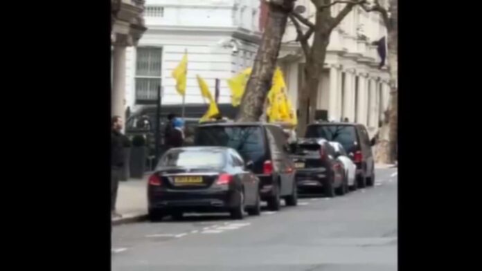 UK: बांग्लादेश हिंसा के विरोध में लंदन उच्चायोग के बाहर प्रदर्शन, खालिस्तानियों ने डाली बाधा; जानें पूरा मामला