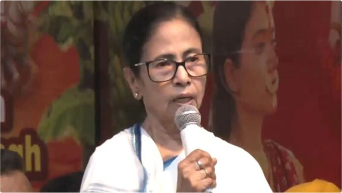 West Bengal: मनरेगा का नाम बदले जाने पर भड़कीं CM ममता, कहा- हम कर्मश्री योजना का नाम महात्मा गांधी पर रखेंगे