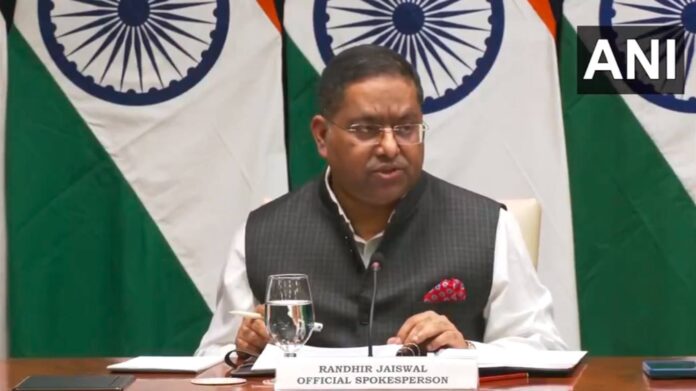 MEA: बांग्लादेश में अल्पसंख्यकों पर हमलों को लेकर भारत ने जताई चिंता; उच्चायोग के सामने प्रदर्शन पर कही ये बात