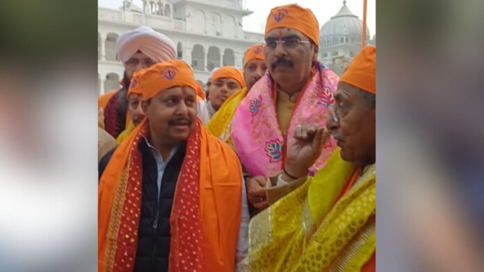 Bihar: तख्त श्री हरमंदिर साहिब पहुंचे BJP के राष्ट्रीय कार्यकारी अध्यक्ष नितिन नवीन, दरबार में टेका माथा