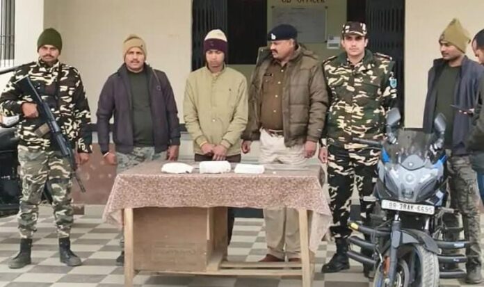 Bihar Crime: सीमावर्ती इलाके में नशे पर बड़ी कार्रवाई, 30 लाख की ब्राउन शुगर के साथ युवक गिरफ्तार