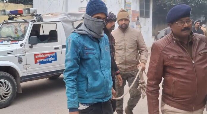 Bihar: चोरी की लाखों रुपए की चांदी लेकर तस्कर पकड़ा, पुलिस ने गिरोह की कुंडली खंगालना शुरू किया