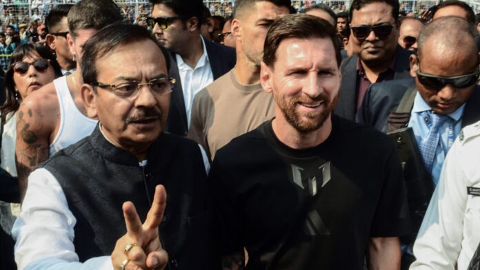 Messi Bengal Event Chaos: पश्चिम बंगाल के खेल मंत्री अरूप बिस्वास ने दिया इस्तीफा, ममता बनर्जी ने किया स्वीकार; अब सीएम खुद संभालेंगी विभाग
