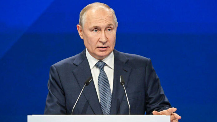 Putin: भारत दौरे से पहले पुतिन ने यूरोपीय देशों पर साधा निशाना, कहा- युद्ध खत्म नहीं होने देना चाहता यूरोप